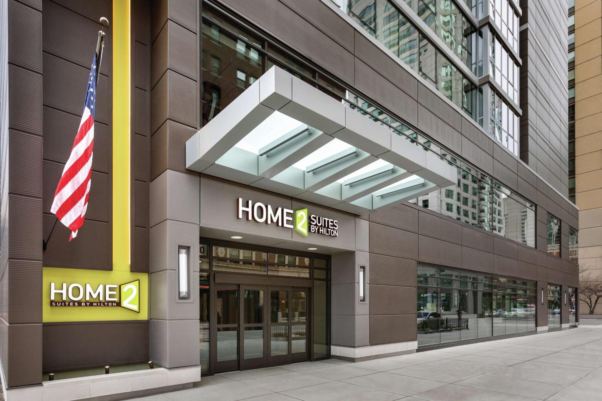 Home2 Suites By Hilton Chicago River North Exterior photo